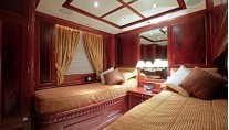 MAMA MIA -  Twin Cabin